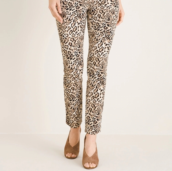 🆕Chico's | So Slimming Girlfriend Ankle Jean Animal Print Size 2 - Picture 1 of 11